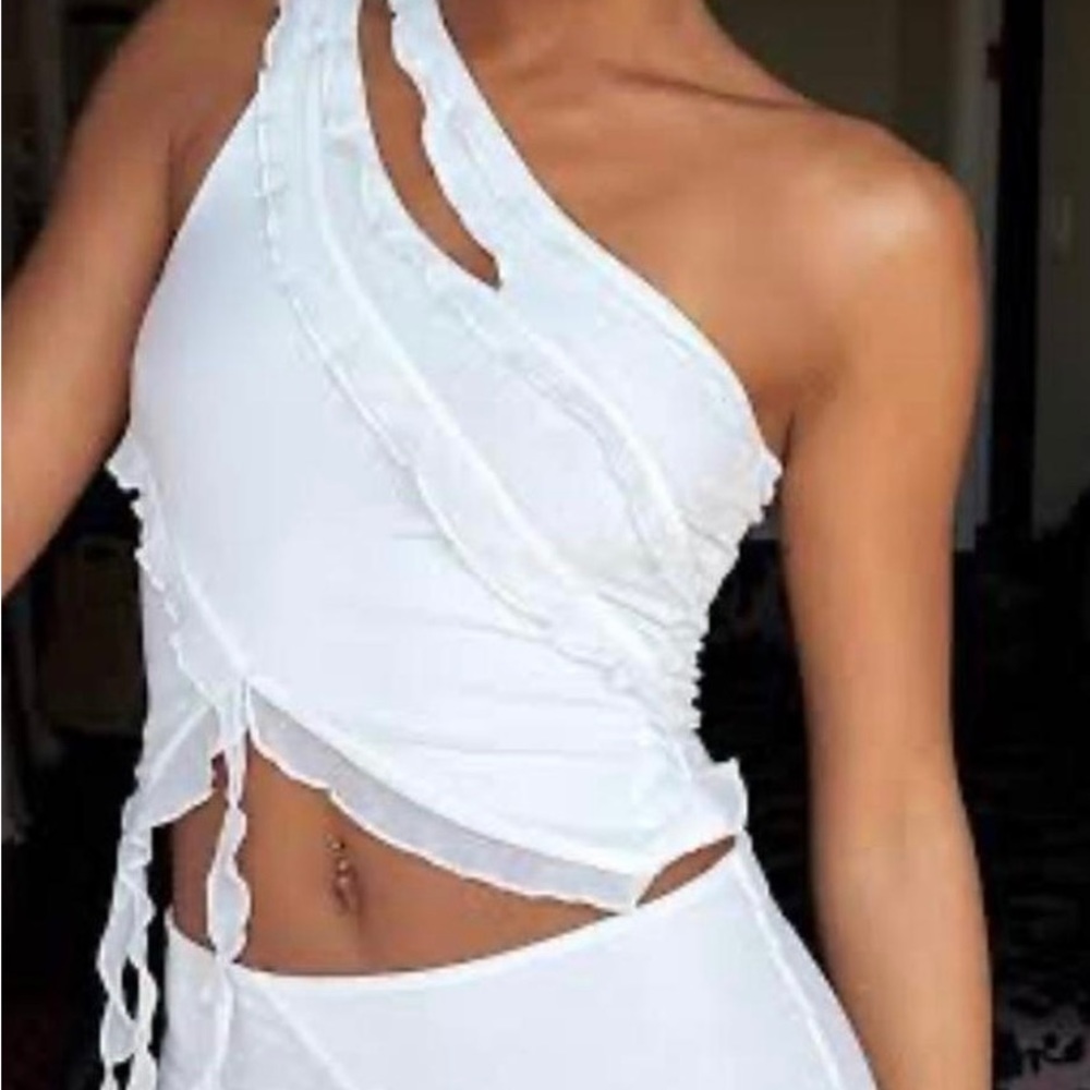 Tiger mist Dionne white top